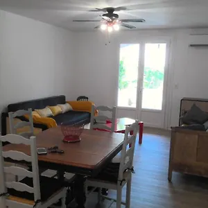 https://apt-refurbished-4-people-300m-from-the-sea.fr-provencehotel.com